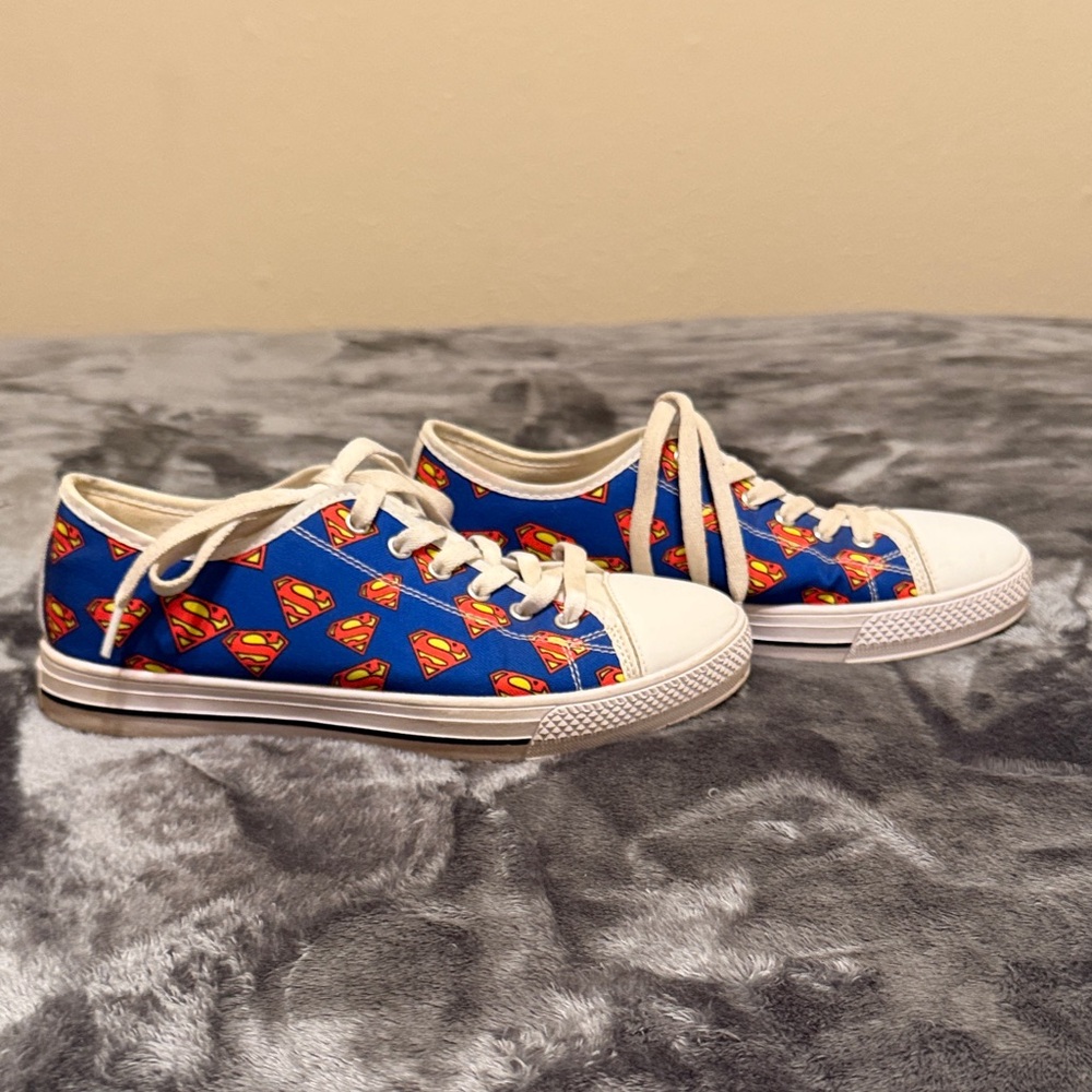 Superman Blue Canvas Athletic Shoes Unisex M/7 F/9